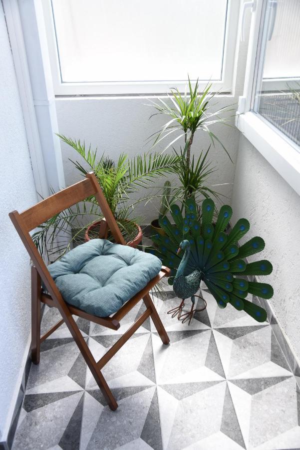 Garden Apartment - Oaza U Centru Grada โนวีซาด ภายนอก รูปภาพ
